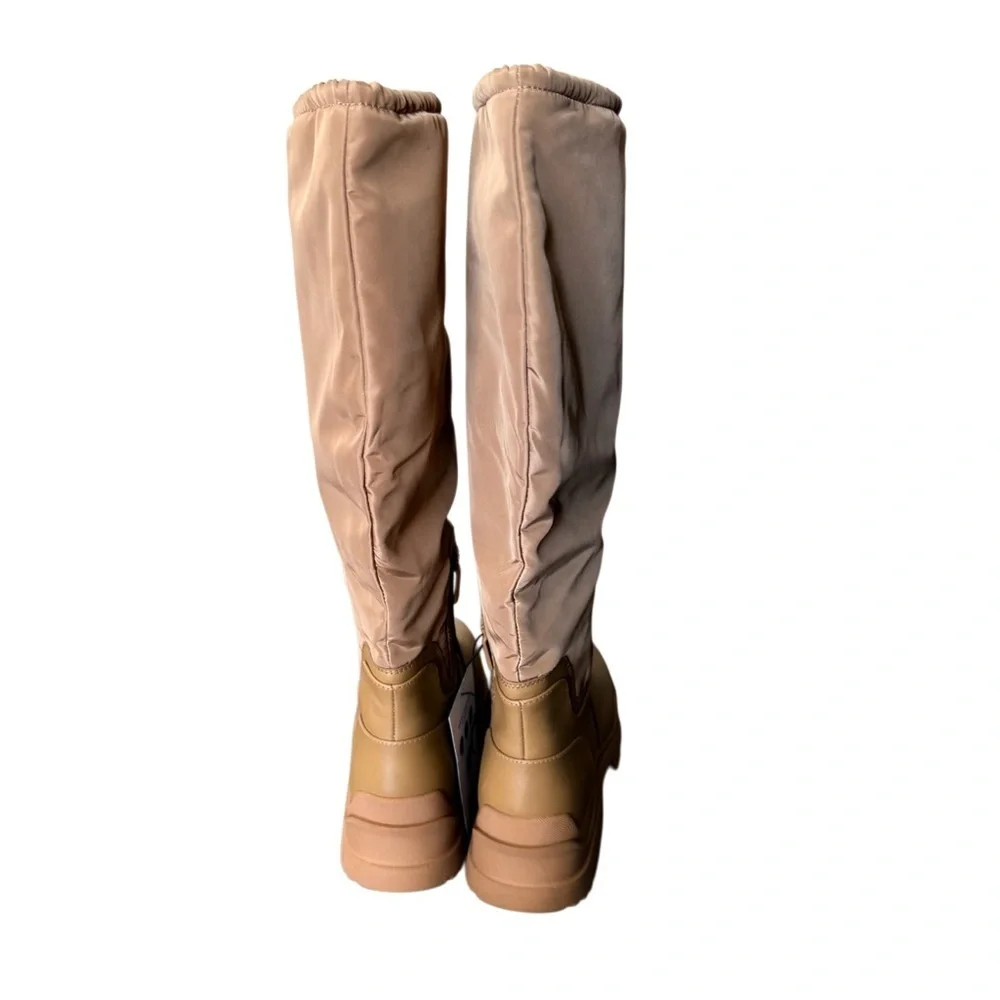 Hunter Women’s Tall Tan Waterproof Rain Boots NWT Size 7